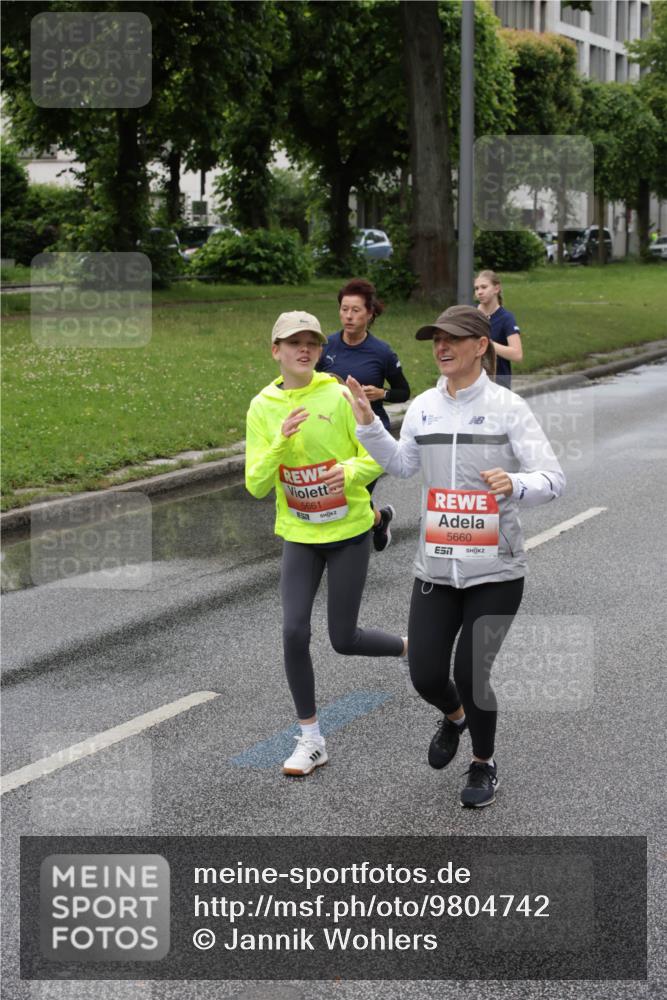 14.06.2026 - REWE Women's Run Jannik Wohlers http://msf.ph/oto/9804742 14.06.2026 10:38:43 Laufen 5661, 5660, 7 meine-sportfotos.de
