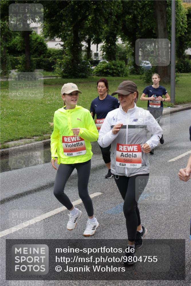 14.06.2026 - REWE Women's Run Jannik Wohlers http://msf.ph/oto/9804755 14.06.2026 10:38:44 Laufen 5661, 5660, 7 meine-sportfotos.de