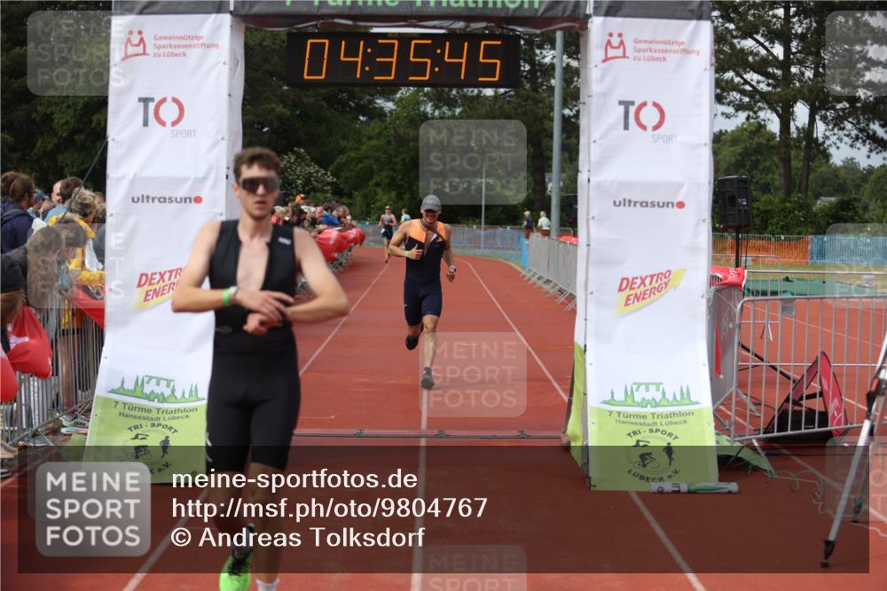14.06.2026 - 7 Türme Triathlon Andreas Tolksdorf http://msf.ph/oto/9804767 14.06.2026 15:35:44 Ziel 963, 987 meine-sportfotos.de