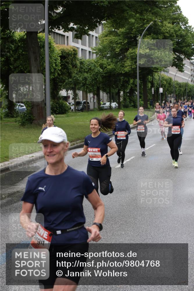14.06.2026 - REWE Women's Run Jannik Wohlers http://msf.ph/oto/9804768 14.06.2026 10:38:47 Laufen 5002 meine-sportfotos.de