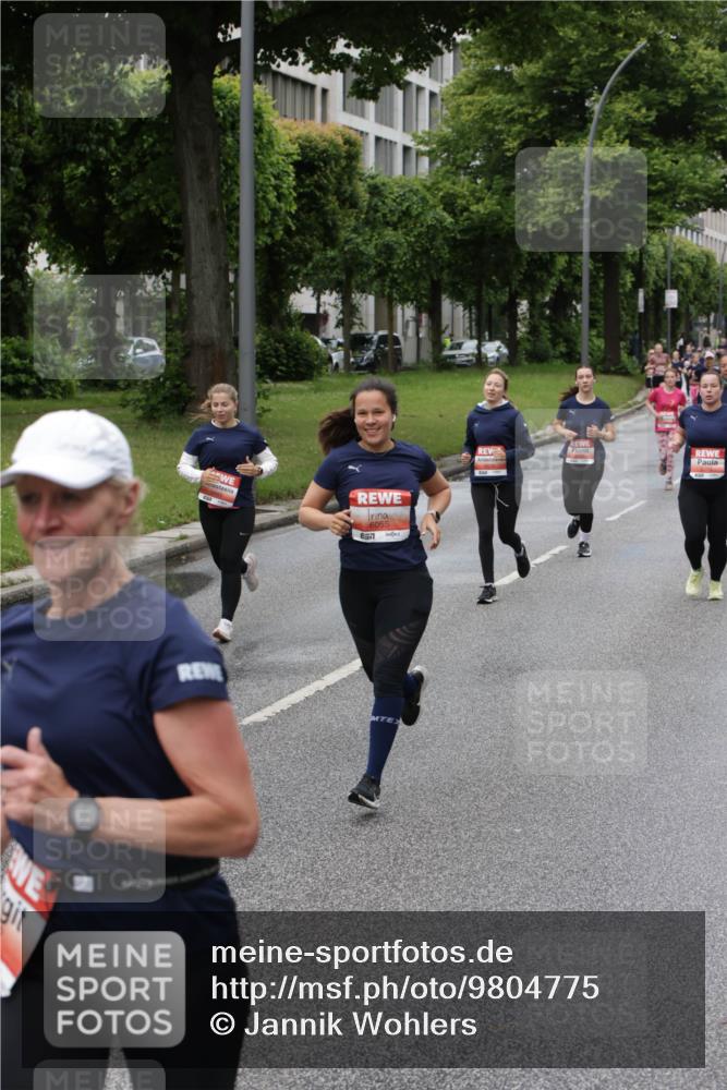 14.06.2026 - REWE Women's Run Jannik Wohlers http://msf.ph/oto/9804775 14.06.2026 10:38:47 Laufen 6055, 801 meine-sportfotos.de
