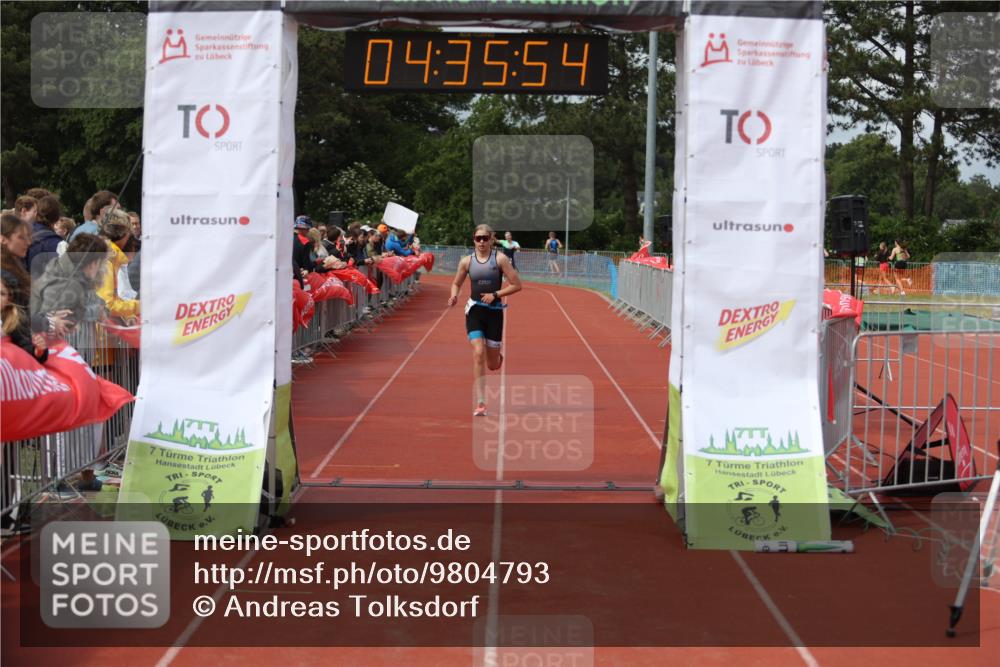 14.06.2026 - 7 Türme Triathlon Andreas Tolksdorf http://msf.ph/oto/9804793 14.06.2026 15:35:53 Ziel 963, 1703 meine-sportfotos.de