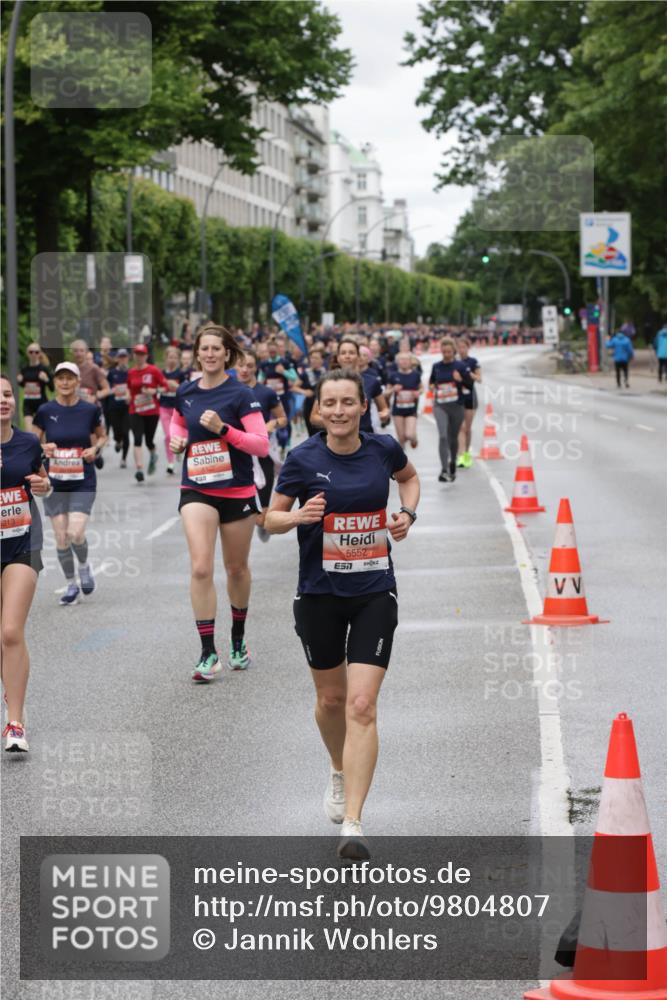 14.06.2026 - REWE Women's Run Jannik Wohlers http://msf.ph/oto/9804807 14.06.2026 10:38:52 Laufen 5213, 7, 5552, 7 meine-sportfotos.de