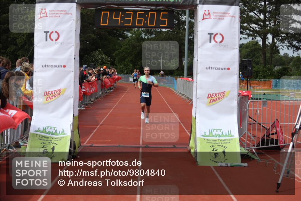 14.06.2026 - 7 Türme Triathlon Andreas Tolksdorf http://msf.ph/oto/9804840 14.06.2026 15:36:03 Ziel 1116, 1703 meine-sportfotos.de