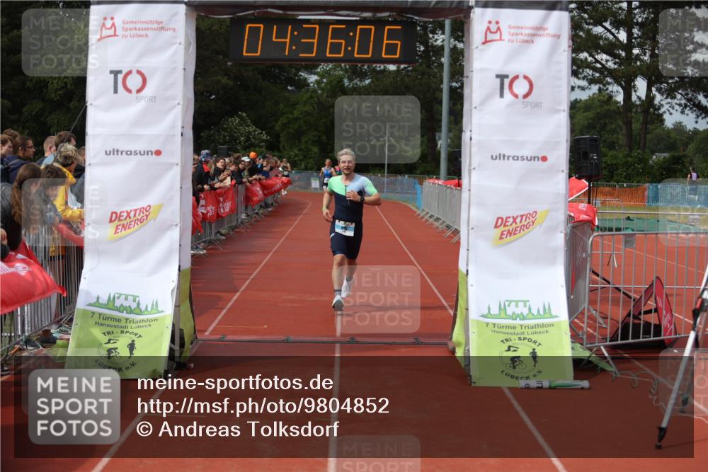 14.06.2026 - 7 Türme Triathlon Andreas Tolksdorf http://msf.ph/oto/9804852 14.06.2026 15:36:04 Ziel 1116 meine-sportfotos.de