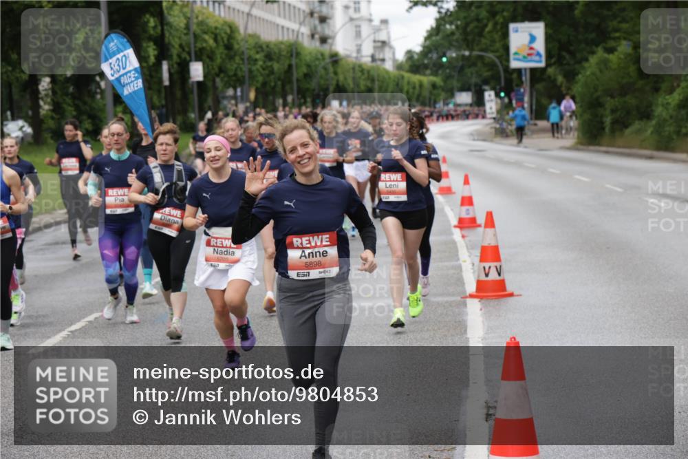 14.06.2026 - REWE Women's Run Jannik Wohlers http://msf.ph/oto/9804853 14.06.2026 10:38:59 Laufen 5, 30, 577, 5703, 5898, 7 meine-sportfotos.de