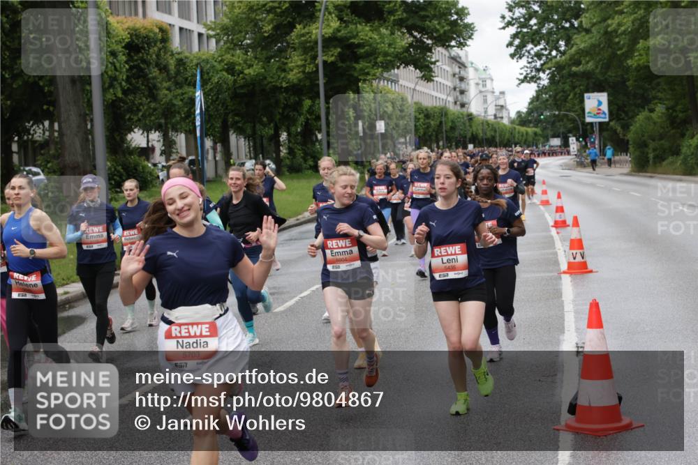 14.06.2026 - REWE Women's Run Jannik Wohlers http://msf.ph/oto/9804867 14.06.2026 10:39:02 Laufen 5703, 7, 5904, 5435 meine-sportfotos.de