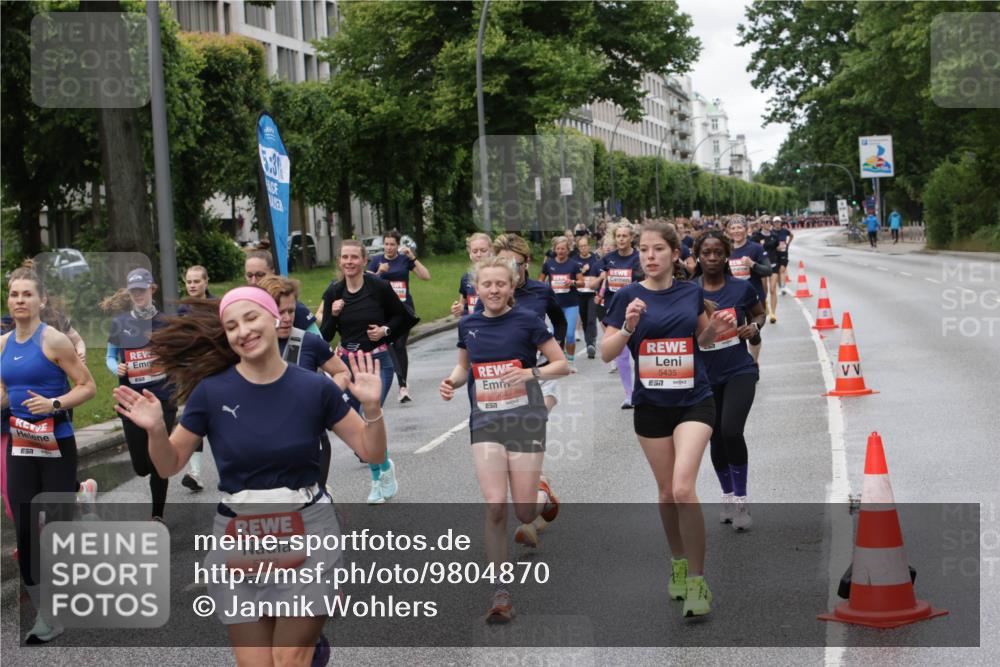 14.06.2026 - REWE Women's Run Jannik Wohlers http://msf.ph/oto/9804870 14.06.2026 10:39:02 Laufen 57, 5703, 5904, 5435, 7 meine-sportfotos.de
