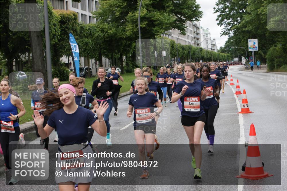 14.06.2026 - REWE Women's Run Jannik Wohlers http://msf.ph/oto/9804872 14.06.2026 10:39:02 Laufen 30, 5703, 5904, 5435, 7 meine-sportfotos.de