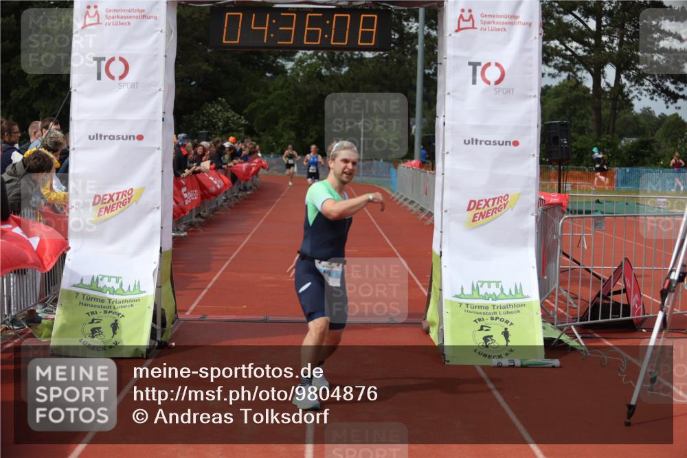 14.06.2026 - 7 Türme Triathlon Andreas Tolksdorf http://msf.ph/oto/9804876 14.06.2026 15:36:06 Ziel 1056, 1116, 1131 meine-sportfotos.de