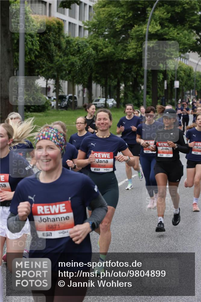14.06.2026 - REWE Women's Run Jannik Wohlers http://msf.ph/oto/9804899 14.06.2026 10:39:07 Laufen 5871, 657, 5066, 5172, 7, 7 meine-sportfotos.de