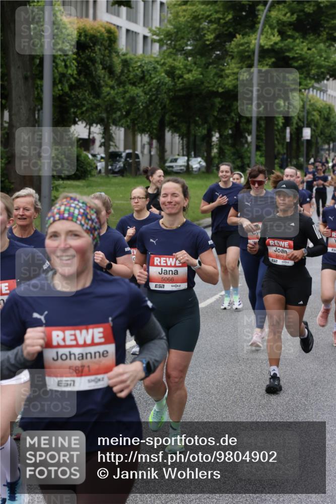 14.06.2026 - REWE Women's Run Jannik Wohlers http://msf.ph/oto/9804902 14.06.2026 10:39:07 Laufen 5871, 7, 5066, 7, 5172, 7 meine-sportfotos.de