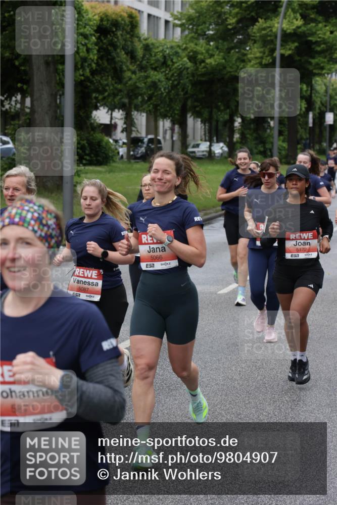 14.06.2026 - REWE Women's Run Jannik Wohlers http://msf.ph/oto/9804907 14.06.2026 10:39:07 Laufen 5087, 5066, 57, 5871, 657, 5172 meine-sportfotos.de