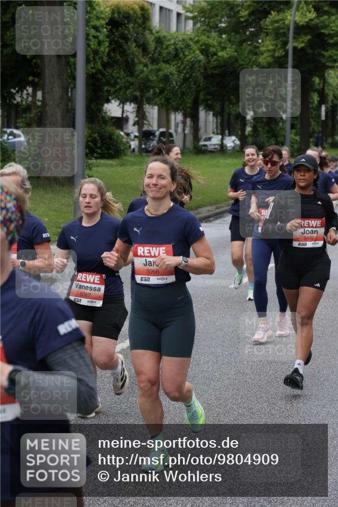 14.06.2026 - REWE Women's Run Jannik Wohlers http://msf.ph/oto/9804909 14.06.2026 10:39:07 Laufen 5087, 5066, 40, 5172 meine-sportfotos.de