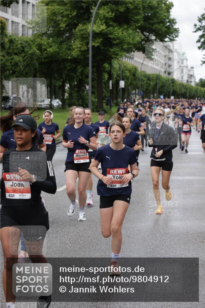 14.06.2026 - REWE Women's Run Jannik Wohlers http://msf.ph/oto/9804912 14.06.2026 10:39:09 Laufen 5172, 7, 5609, 57, 5499, 57 meine-sportfotos.de