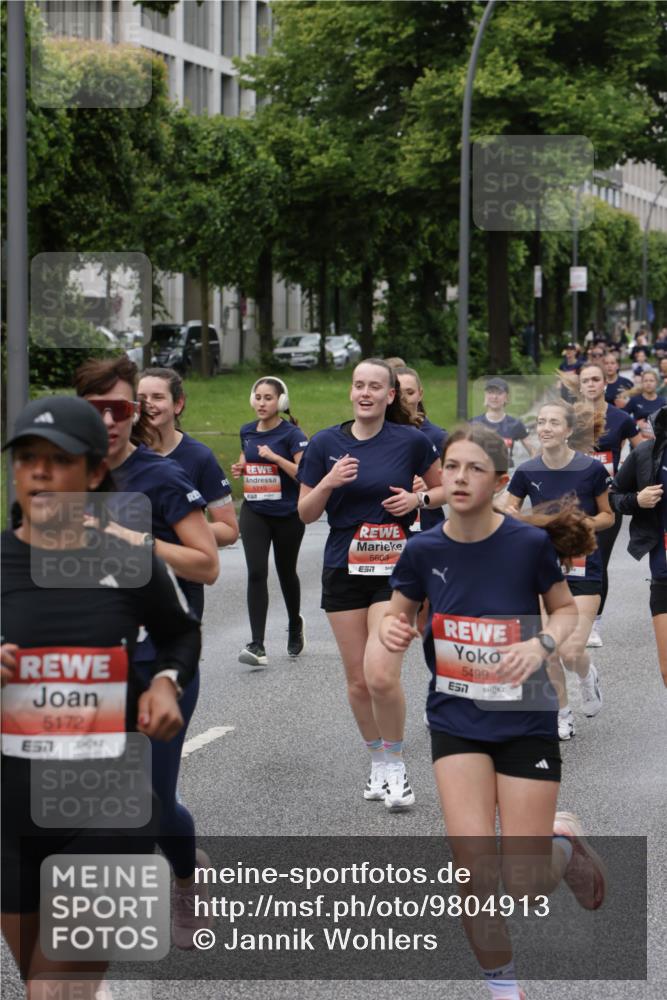 14.06.2026 - REWE Women's Run Jannik Wohlers http://msf.ph/oto/9804913 14.06.2026 10:39:09 Laufen 5172, 7, 5603, 5499, 7 meine-sportfotos.de