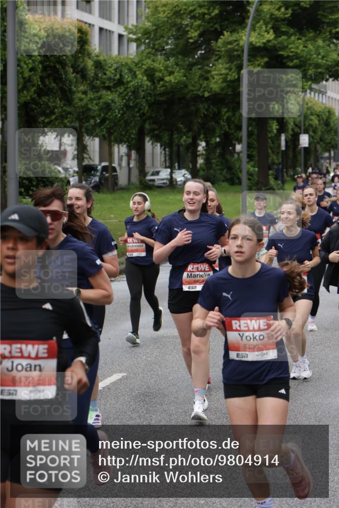 14.06.2026 - REWE Women's Run Jannik Wohlers http://msf.ph/oto/9804914 14.06.2026 10:39:09 Laufen 40, 6172, 57, 5713, 5603, 7, 5499, 7 meine-sportfotos.de