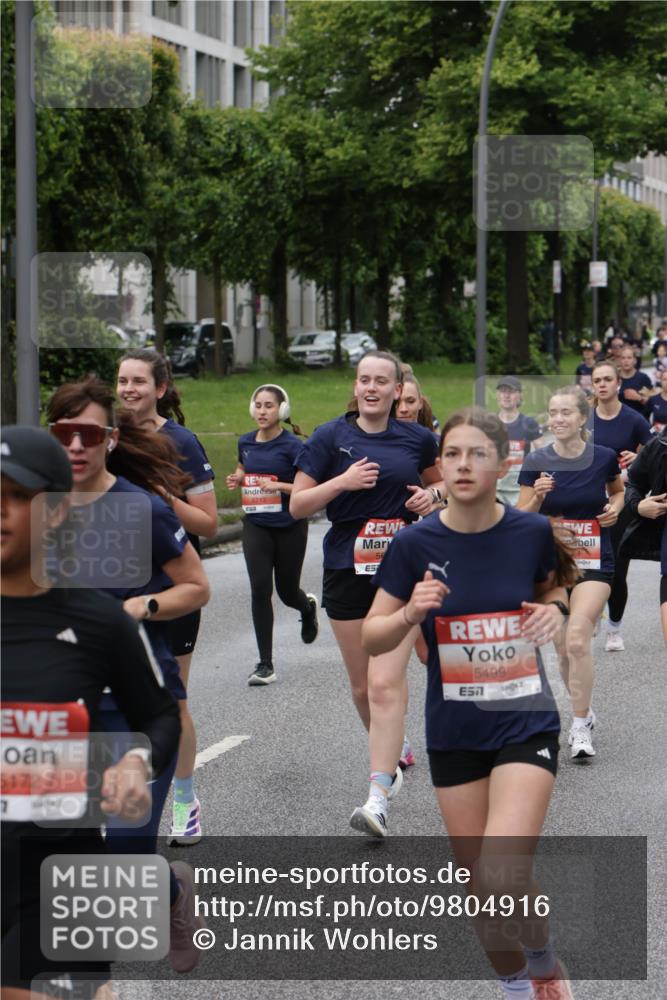 14.06.2026 - REWE Women's Run Jannik Wohlers http://msf.ph/oto/9804916 14.06.2026 10:39:09 Laufen 5172, 5713, 56, 5499, 7 meine-sportfotos.de