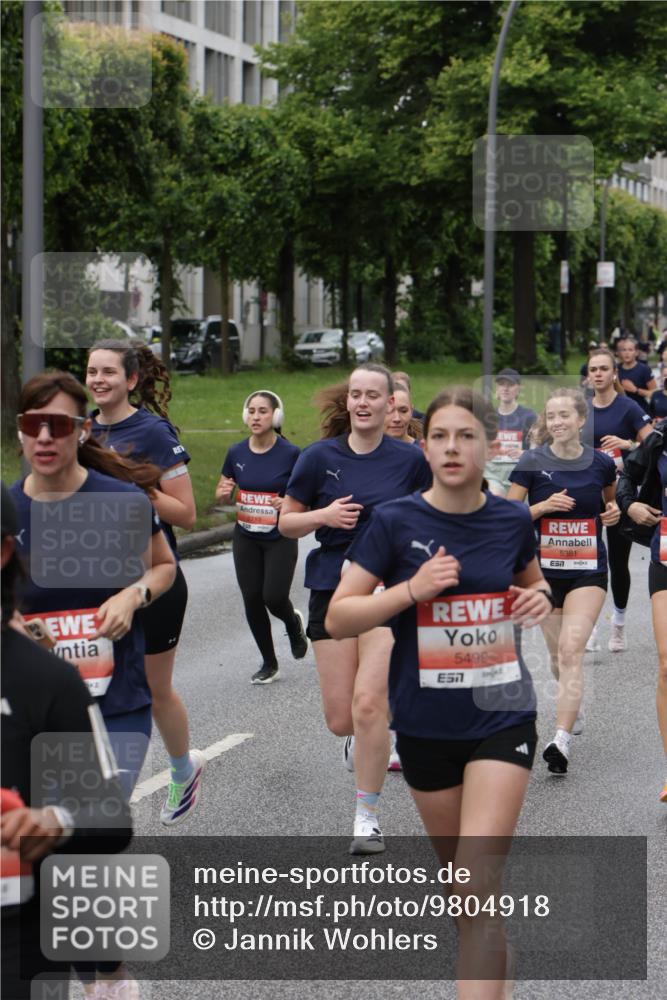 14.06.2026 - REWE Women's Run Jannik Wohlers http://msf.ph/oto/9804918 14.06.2026 10:39:09 Laufen 5499, 57, 5381, 7 meine-sportfotos.de