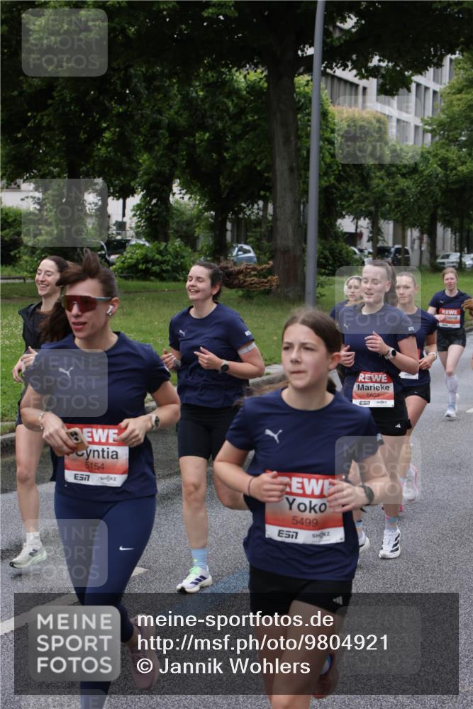14.06.2026 - REWE Women's Run Jannik Wohlers http://msf.ph/oto/9804921 14.06.2026 10:39:10 Laufen 5154, 657, 5499, 7, 5603 meine-sportfotos.de