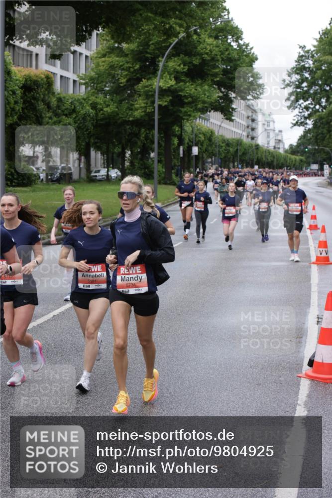 14.06.2026 - REWE Women's Run Jannik Wohlers http://msf.ph/oto/9804925 14.06.2026 10:39:11 Laufen 571, 7, 5381, 57, 5731 meine-sportfotos.de
