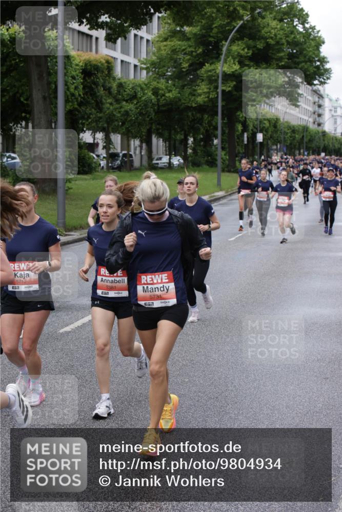 14.06.2026 - REWE Women's Run Jannik Wohlers http://msf.ph/oto/9804934 14.06.2026 10:39:11 Laufen 5712, 7, 5381, 7, 5731, 657 meine-sportfotos.de