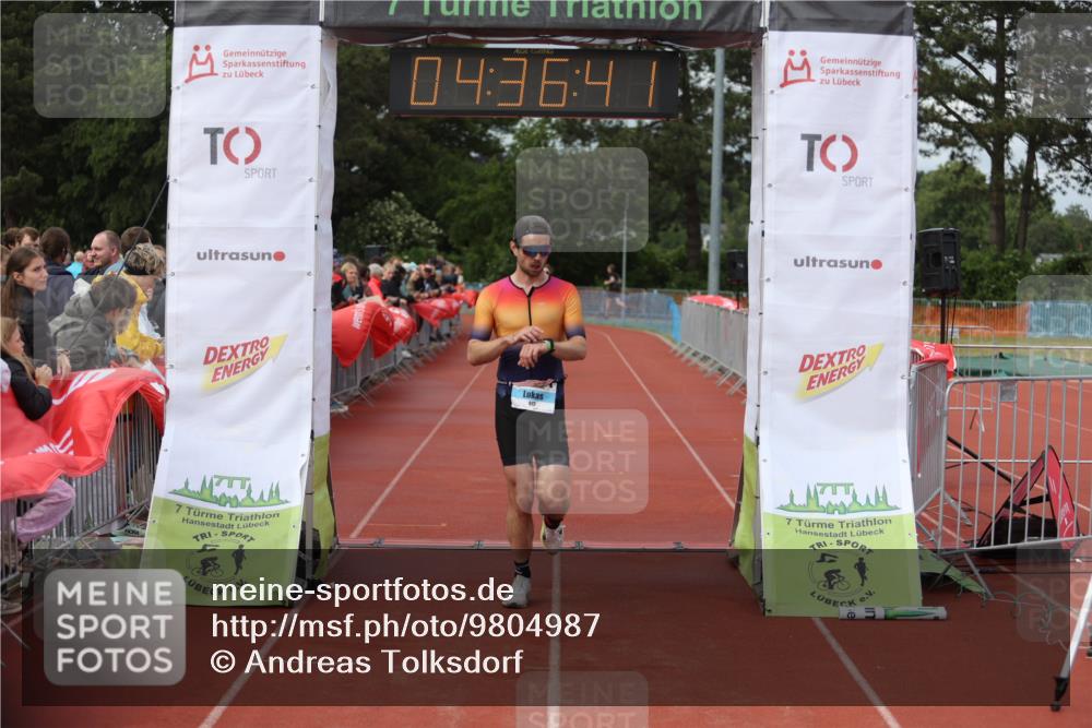 14.06.2026 - 7 Türme Triathlon Andreas Tolksdorf http://msf.ph/oto/9804987 14.06.2026 15:36:39 Ziel 972, 1013, 1545 meine-sportfotos.de