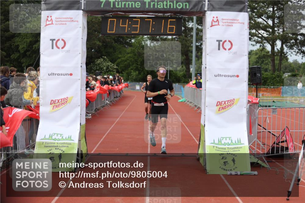 14.06.2026 - 7 Türme Triathlon Andreas Tolksdorf http://msf.ph/oto/9805004 14.06.2026 15:37:16 Ziel 948, 1137 meine-sportfotos.de