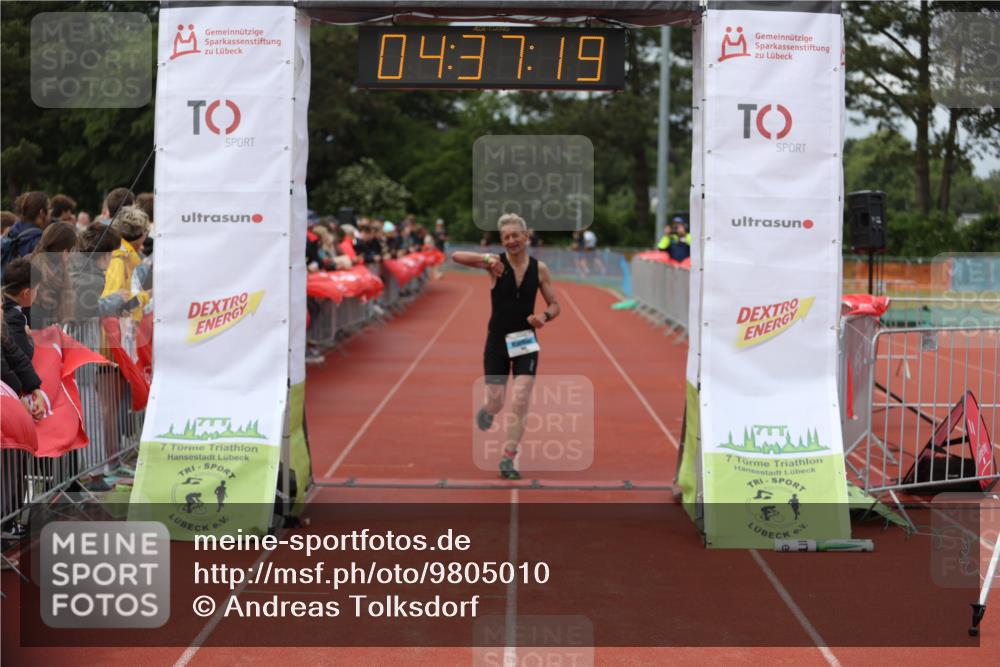 14.06.2026 - 7 Türme Triathlon Andreas Tolksdorf http://msf.ph/oto/9805010 14.06.2026 15:37:18 Ziel 948, 1137 meine-sportfotos.de