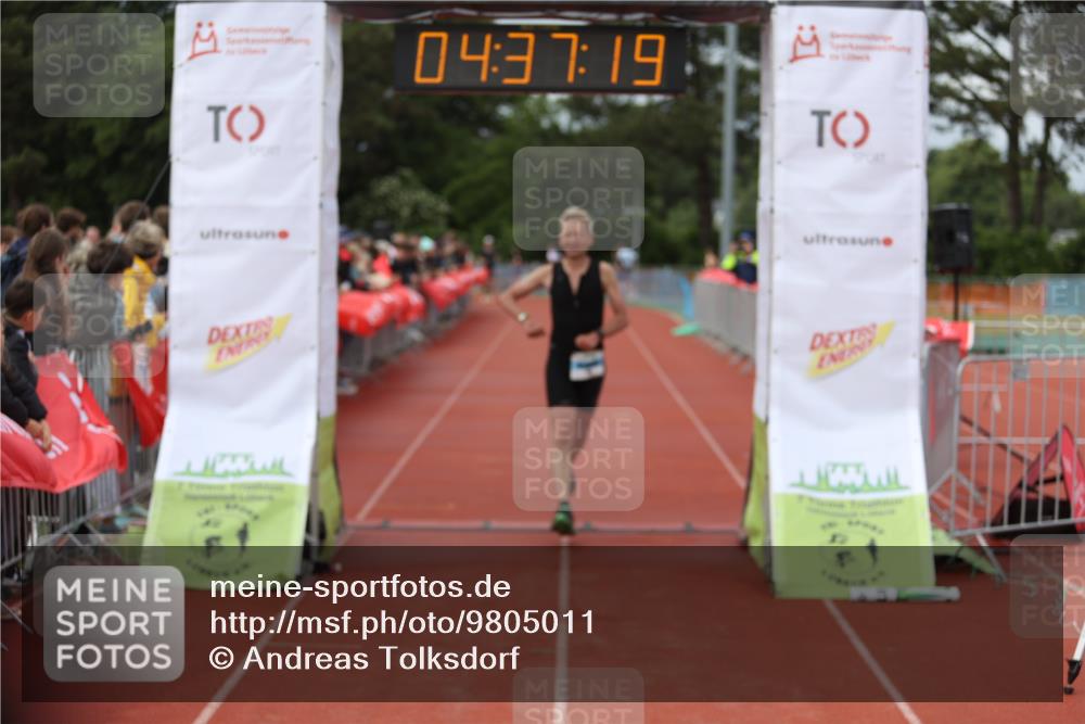 14.06.2026 - 7 Türme Triathlon Andreas Tolksdorf http://msf.ph/oto/9805011 14.06.2026 15:37:18 Ziel 948, 1137 meine-sportfotos.de