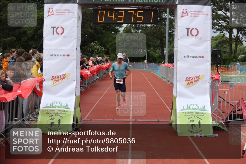 14.06.2026 - 7 Türme Triathlon Andreas Tolksdorf http://msf.ph/oto/9805036 14.06.2026 15:37:50 Ziel 676, 722 meine-sportfotos.de