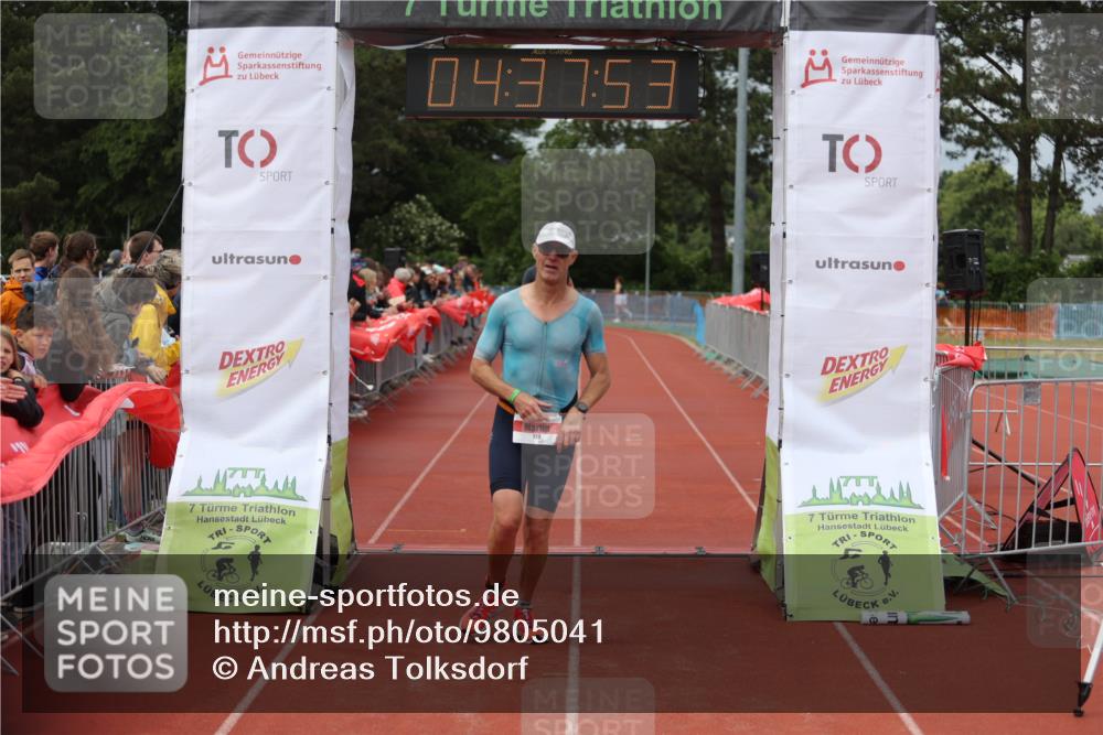 14.06.2026 - 7 Türme Triathlon Andreas Tolksdorf http://msf.ph/oto/9805041 14.06.2026 15:37:52 Ziel 676, 722 meine-sportfotos.de