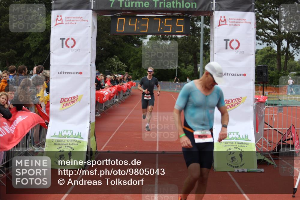 14.06.2026 - 7 Türme Triathlon Andreas Tolksdorf http://msf.ph/oto/9805043 14.06.2026 15:37:54 Ziel 676, 722 meine-sportfotos.de