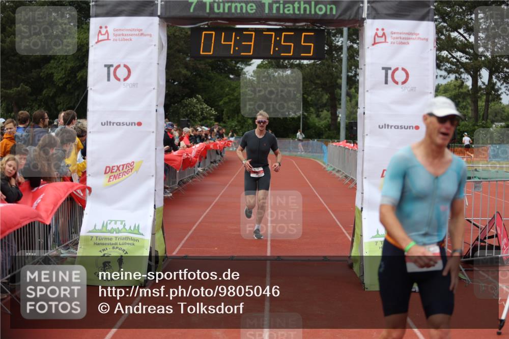 14.06.2026 - 7 Türme Triathlon Andreas Tolksdorf http://msf.ph/oto/9805046 14.06.2026 15:37:54 Ziel 676, 722 meine-sportfotos.de