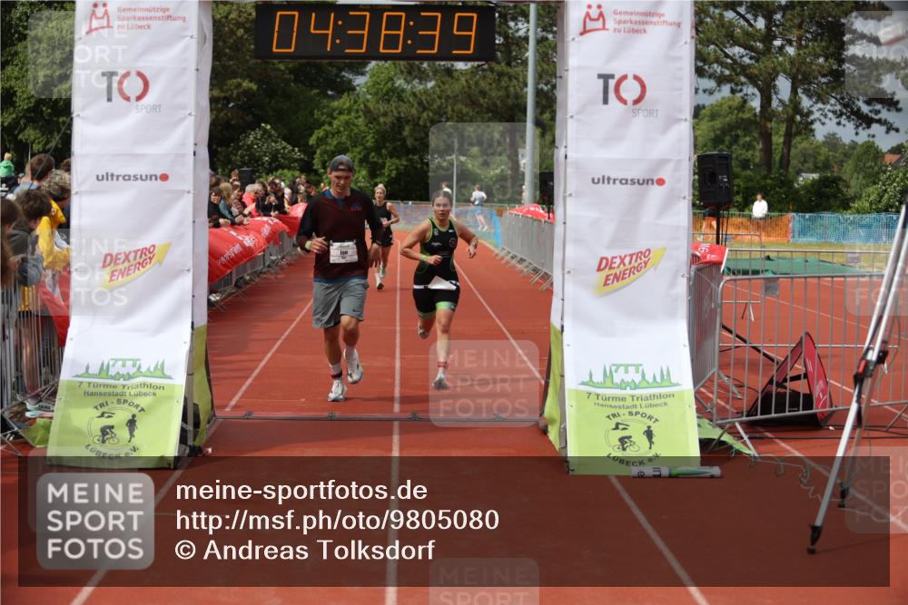 14.06.2026 - 7 Türme Triathlon Andreas Tolksdorf http://msf.ph/oto/9805080 14.06.2026 15:38:38 Ziel 887, 894, 919, 1738 meine-sportfotos.de