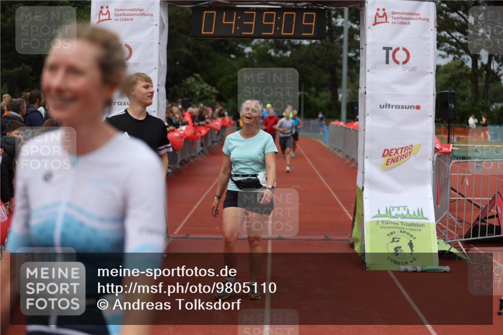 14.06.2026 - 7 Türme Triathlon Andreas Tolksdorf http://msf.ph/oto/9805110 14.06.2026 15:39:08 Ziel 997, 1084, 1093, 1172, 1180, 1199, 1584 meine-sportfotos.de