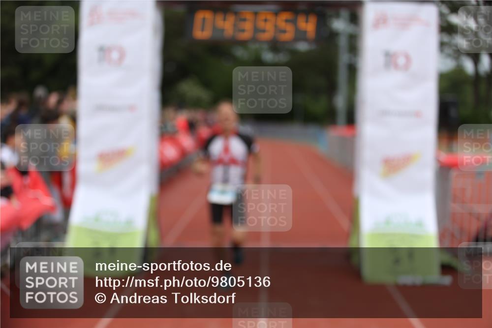 14.06.2026 - 7 Türme Triathlon Andreas Tolksdorf http://msf.ph/oto/9805136 14.06.2026 15:39:54 Ziel 914 meine-sportfotos.de