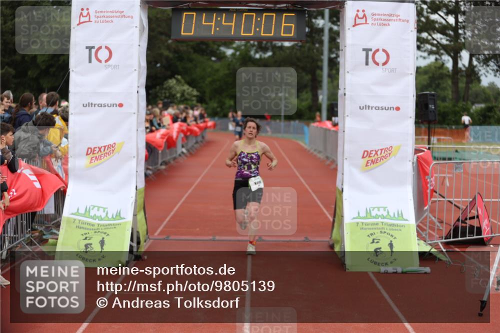 14.06.2026 - 7 Türme Triathlon Andreas Tolksdorf http://msf.ph/oto/9805139 14.06.2026 15:40:05 Ziel 1017, 1572 meine-sportfotos.de