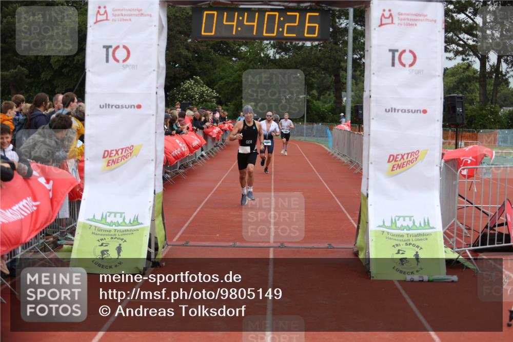 14.06.2026 - 7 Türme Triathlon Andreas Tolksdorf http://msf.ph/oto/9805149 14.06.2026 15:40:25 Ziel 1028, 1089 meine-sportfotos.de