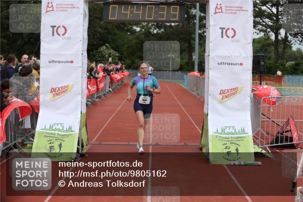 14.06.2026 - 7 Türme Triathlon Andreas Tolksdorf http://msf.ph/oto/9805162 14.06.2026 15:40:38 Ziel 973, 1031, 1089, 1563 meine-sportfotos.de