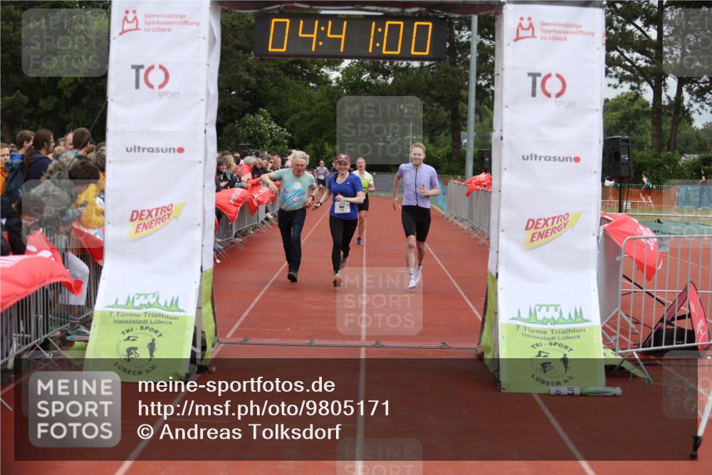 14.06.2026 - 7 Türme Triathlon Andreas Tolksdorf http://msf.ph/oto/9805171 14.06.2026 15:40:59 Ziel 1175, 1622 meine-sportfotos.de