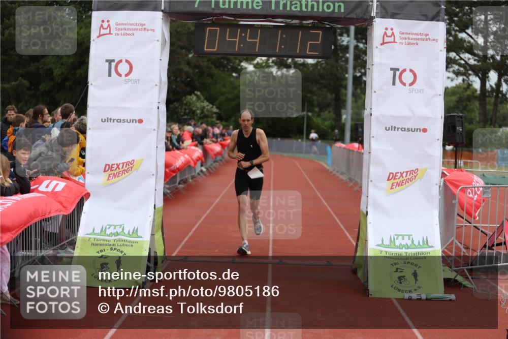 14.06.2026 - 7 Türme Triathlon Andreas Tolksdorf http://msf.ph/oto/9805186 14.06.2026 15:41:12 Ziel 1156, 1613 meine-sportfotos.de