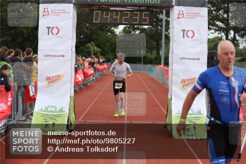 14.06.2026 - 7 Türme Triathlon Andreas Tolksdorf http://msf.ph/oto/9805227 14.06.2026 15:42:34 Ziel 725, 986, 1759 meine-sportfotos.de