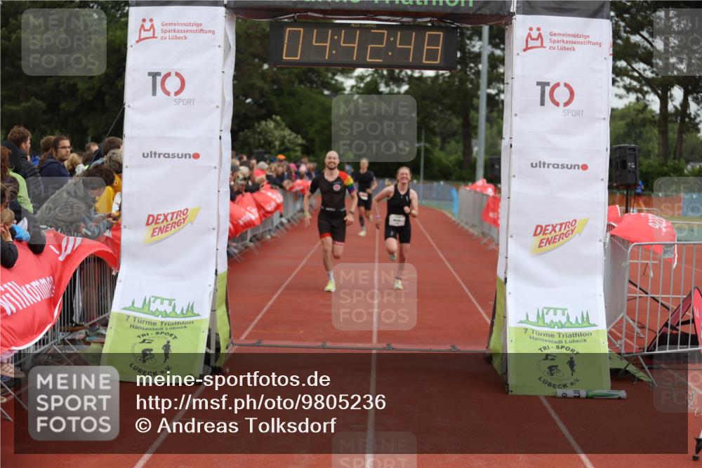 14.06.2026 - 7 Türme Triathlon Andreas Tolksdorf http://msf.ph/oto/9805236 14.06.2026 15:42:47 Ziel 614, 1108, 1614 meine-sportfotos.de