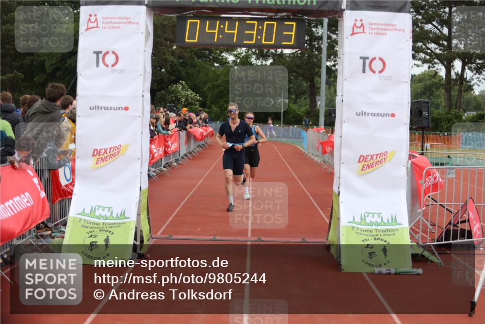 14.06.2026 - 7 Türme Triathlon Andreas Tolksdorf http://msf.ph/oto/9805244 14.06.2026 15:43:02 Ziel 1129, 1760 meine-sportfotos.de