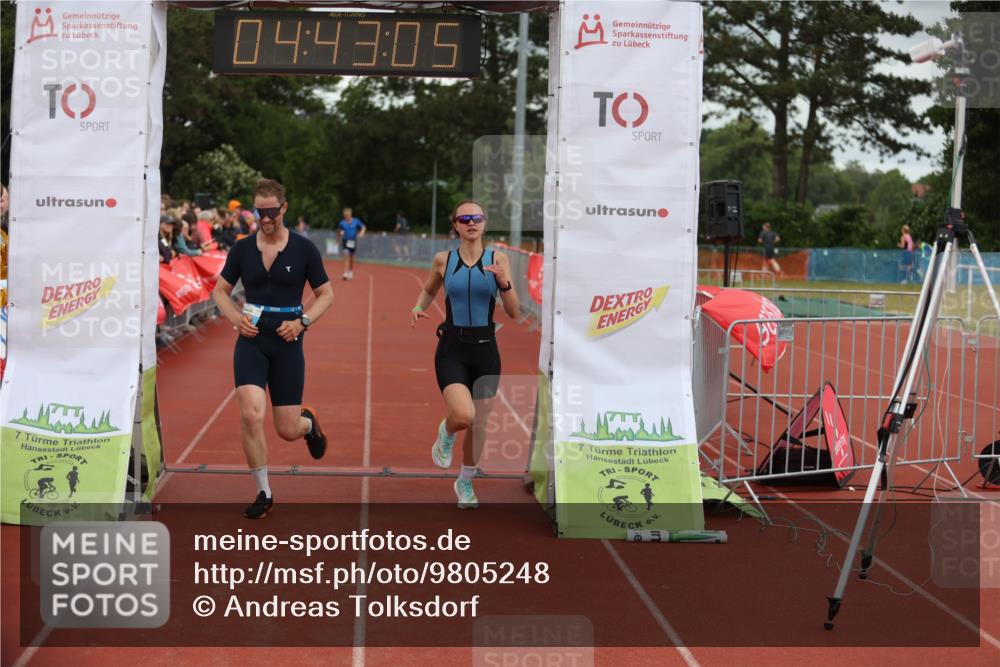 14.06.2026 - 7 Türme Triathlon Andreas Tolksdorf http://msf.ph/oto/9805248 14.06.2026 15:43:04 Ziel 1129, 1760 meine-sportfotos.de
