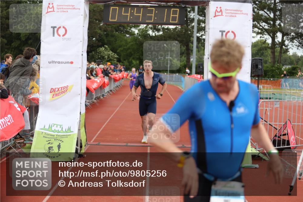 14.06.2026 - 7 Türme Triathlon Andreas Tolksdorf http://msf.ph/oto/9805256 14.06.2026 15:43:18 Ziel 710, 1067, 1601 meine-sportfotos.de