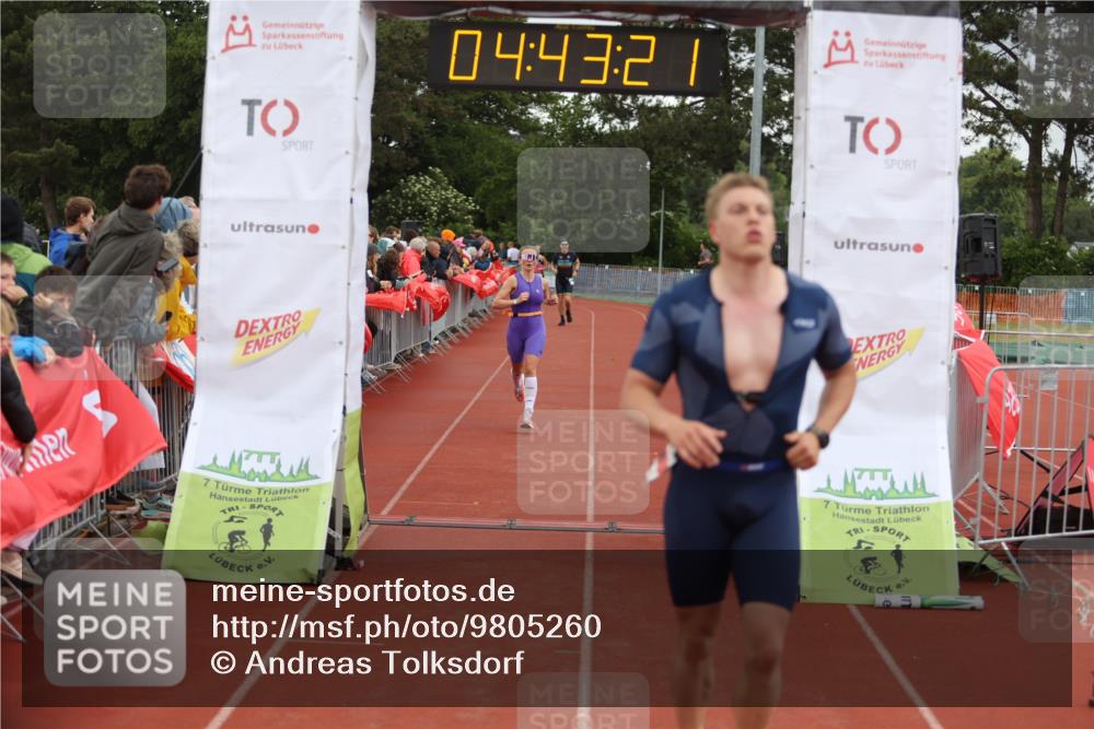 14.06.2026 - 7 Türme Triathlon Andreas Tolksdorf http://msf.ph/oto/9805260 14.06.2026 15:43:20 Ziel 710, 1067, 1601 meine-sportfotos.de