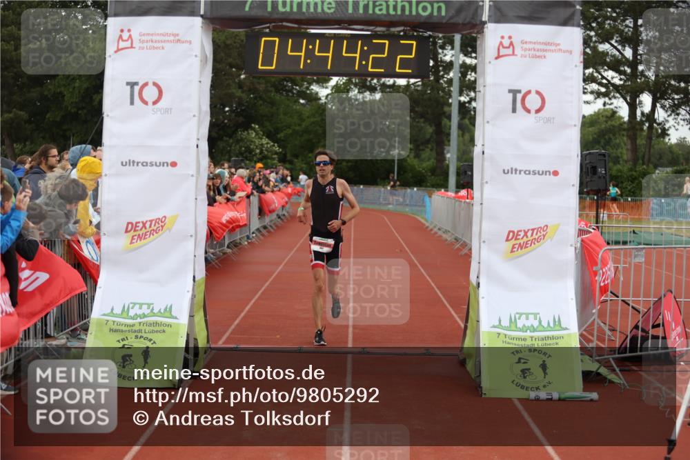 14.06.2026 - 7 Türme Triathlon Andreas Tolksdorf http://msf.ph/oto/9805292 14.06.2026 15:44:20 Ziel 602, 1141 meine-sportfotos.de