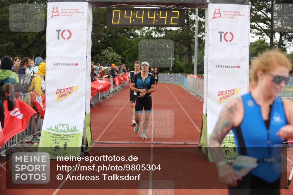 14.06.2026 - 7 Türme Triathlon Andreas Tolksdorf http://msf.ph/oto/9805304 14.06.2026 15:44:40 Ziel 832, 992, 1068, 1651, 1694, 1725 meine-sportfotos.de